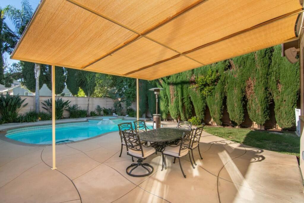 לוס אנג'לס Large Home With Pool + Jacuzzi מראה חיצוני תמונה