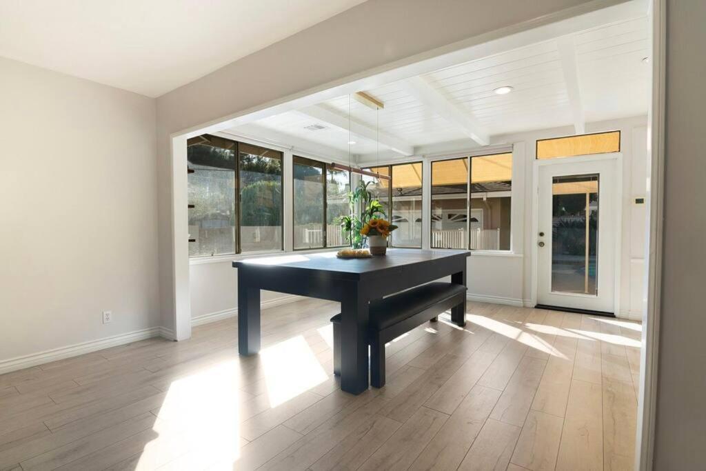 לוס אנג'לס Large Home With Pool + Jacuzzi מראה חיצוני תמונה