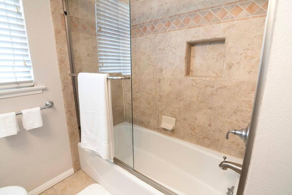 לוס אנג'לס Large Home With Pool + Jacuzzi מראה חיצוני תמונה